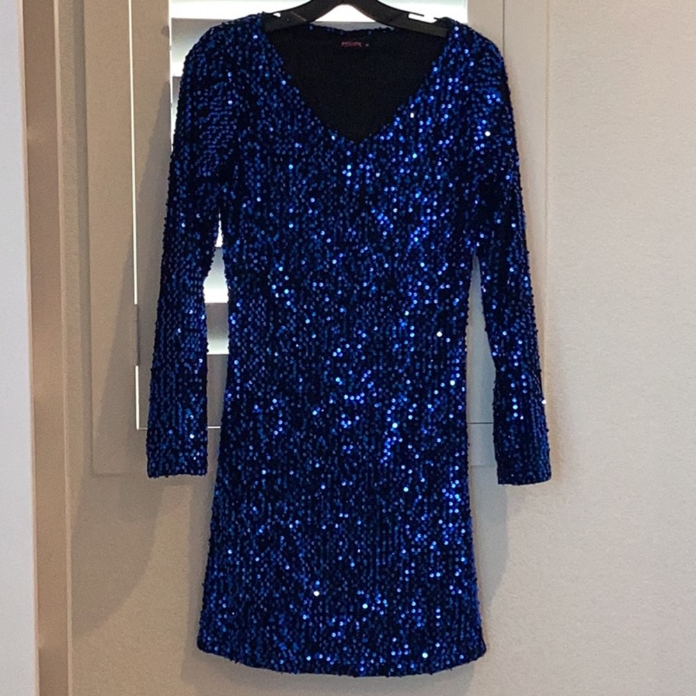 Evening Blue Long Sleeve Sequin Dress, size Medium, NWT